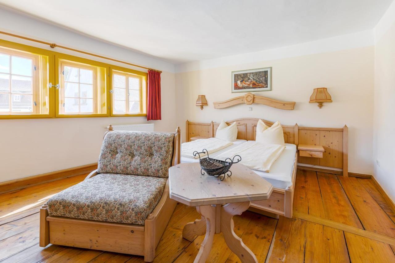Hotel Watzdorfer Geleitschenke Und *